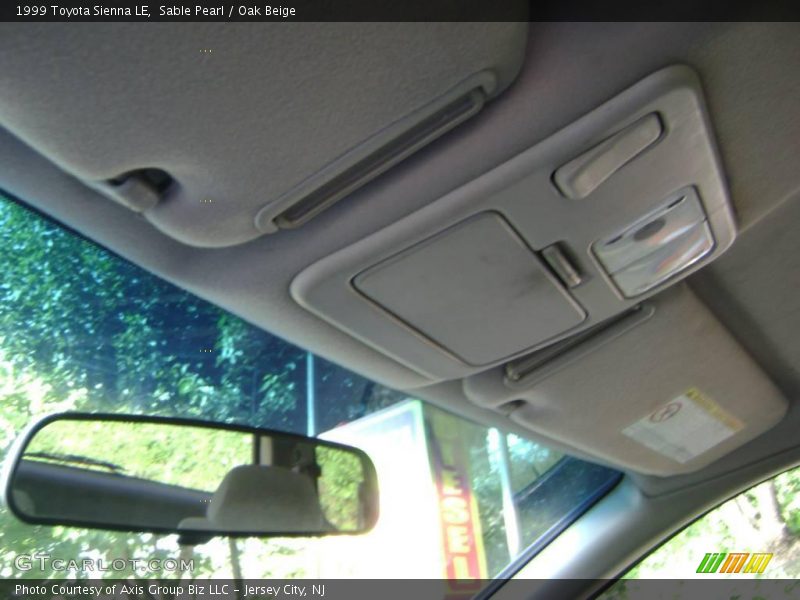 Sable Pearl / Oak Beige 1999 Toyota Sienna LE