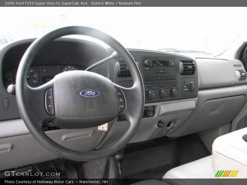Oxford White / Medium Flint 2006 Ford F350 Super Duty XL SuperCab 4x4
