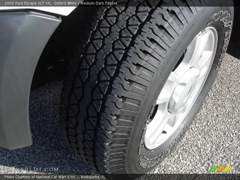 Oxford White / Medium Dark Pebble 2003 Ford Escape XLT V6