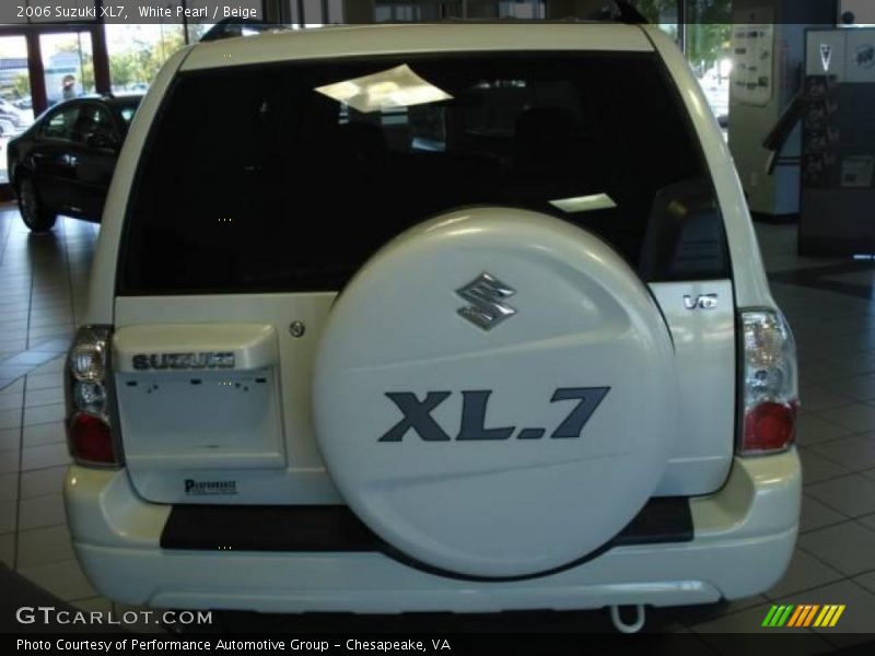 White Pearl / Beige 2006 Suzuki XL7