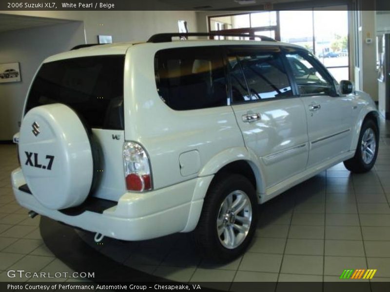 White Pearl / Beige 2006 Suzuki XL7
