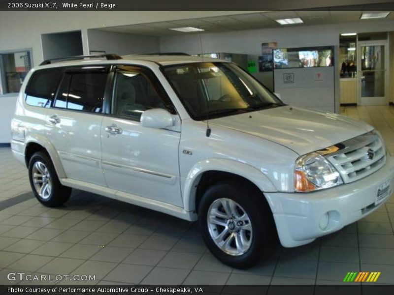 White Pearl / Beige 2006 Suzuki XL7