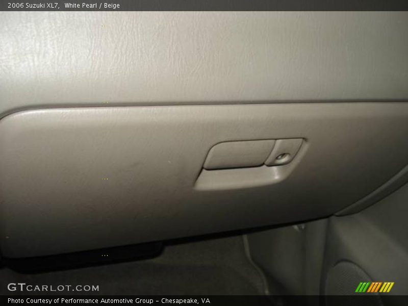 White Pearl / Beige 2006 Suzuki XL7