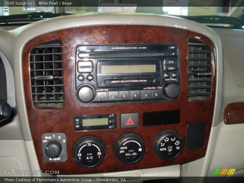 White Pearl / Beige 2006 Suzuki XL7