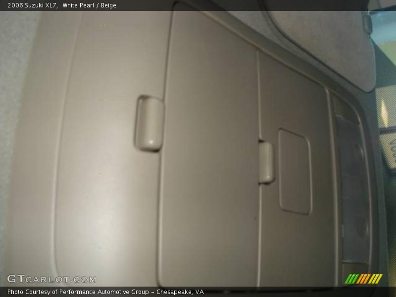 White Pearl / Beige 2006 Suzuki XL7