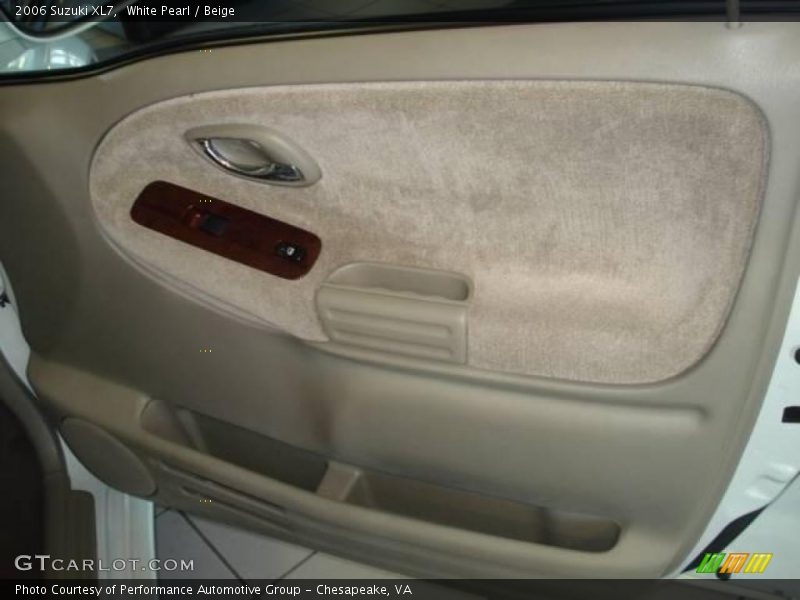 White Pearl / Beige 2006 Suzuki XL7