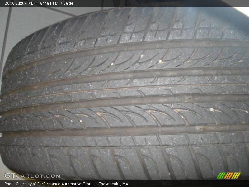 White Pearl / Beige 2006 Suzuki XL7