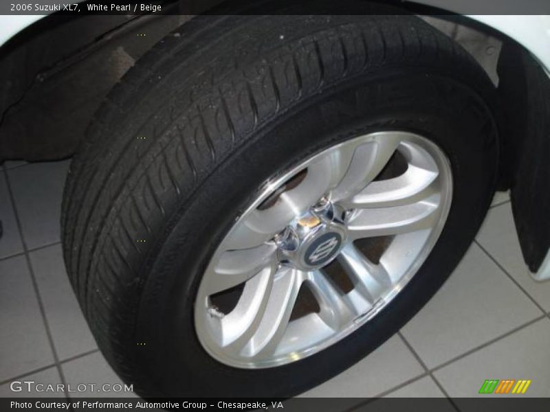 White Pearl / Beige 2006 Suzuki XL7