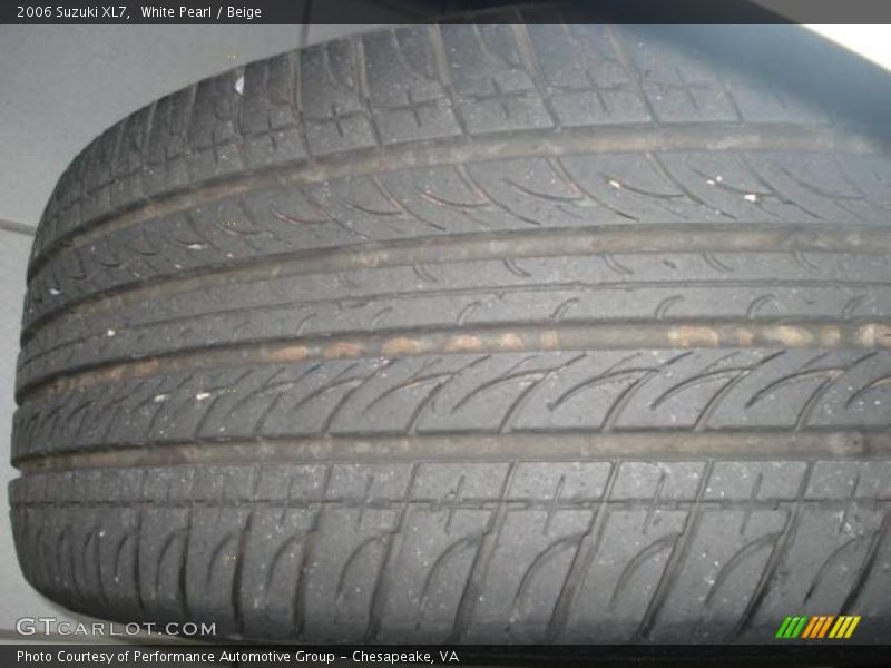 White Pearl / Beige 2006 Suzuki XL7
