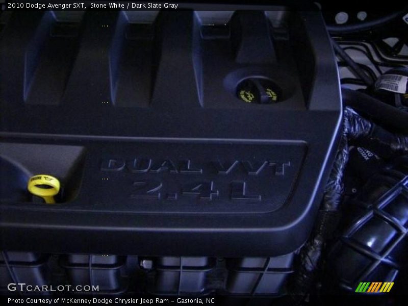 Stone White / Dark Slate Gray 2010 Dodge Avenger SXT