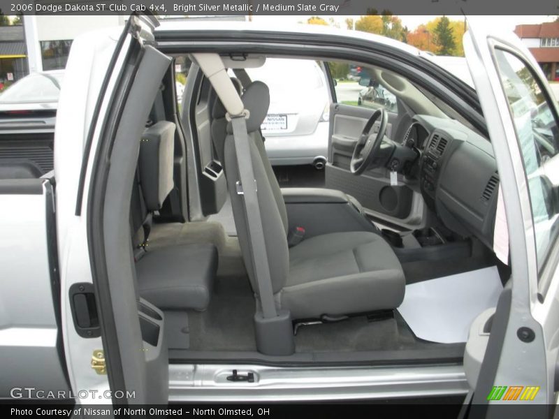 Bright Silver Metallic / Medium Slate Gray 2006 Dodge Dakota ST Club Cab 4x4
