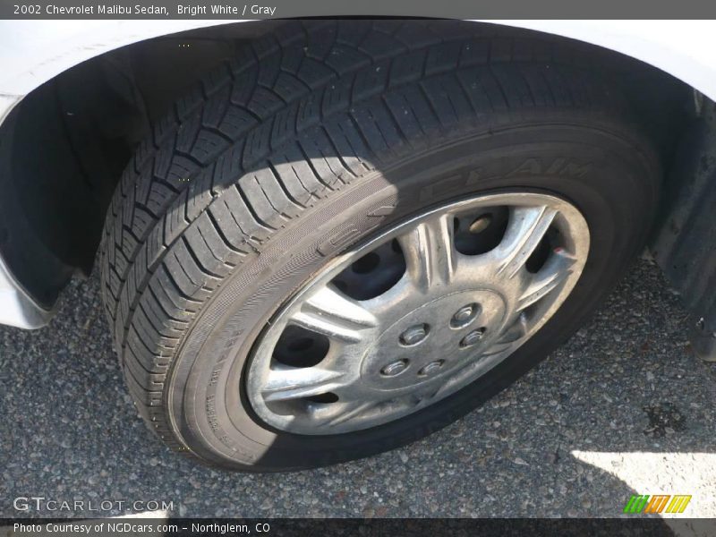 Bright White / Gray 2002 Chevrolet Malibu Sedan