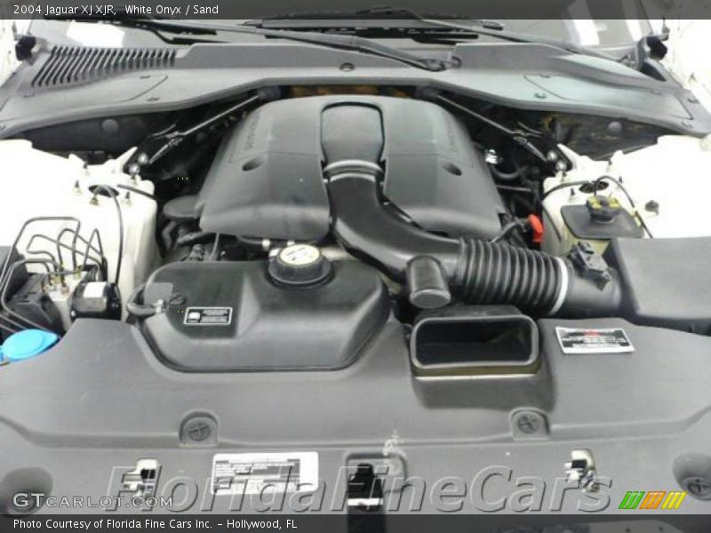 White Onyx / Sand 2004 Jaguar XJ XJR
