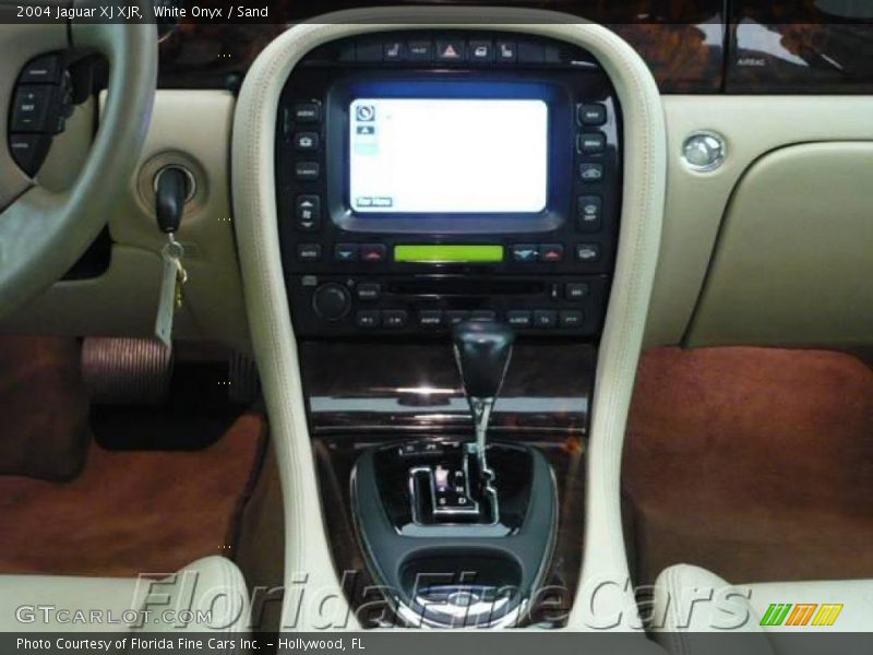 White Onyx / Sand 2004 Jaguar XJ XJR