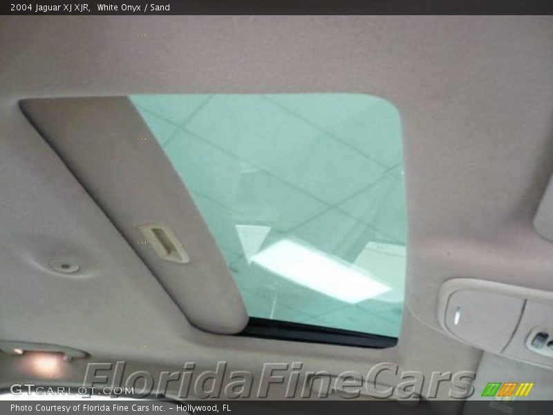 White Onyx / Sand 2004 Jaguar XJ XJR