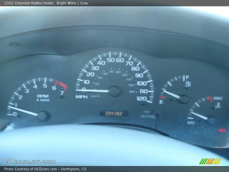 Bright White / Gray 2002 Chevrolet Malibu Sedan