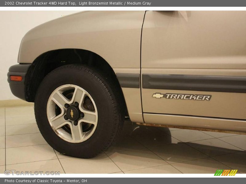 Light Bronzemist Metallic / Medium Gray 2002 Chevrolet Tracker 4WD Hard Top