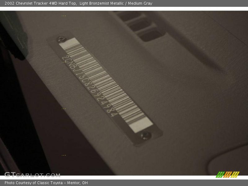 Light Bronzemist Metallic / Medium Gray 2002 Chevrolet Tracker 4WD Hard Top