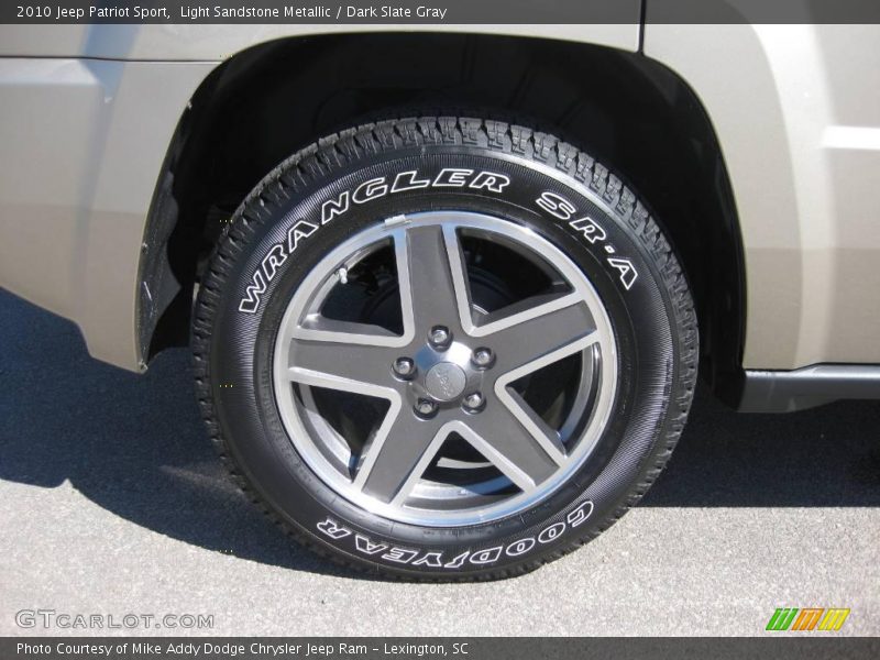 Light Sandstone Metallic / Dark Slate Gray 2010 Jeep Patriot Sport