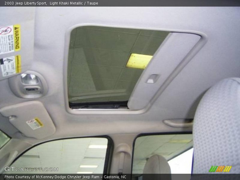 Light Khaki Metallic / Taupe 2003 Jeep Liberty Sport
