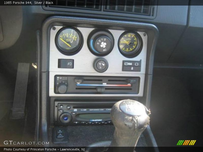 Silver / Black 1985 Porsche 944