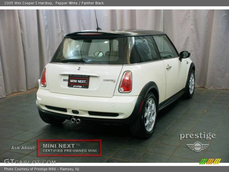 Pepper White / Panther Black 2005 Mini Cooper S Hardtop
