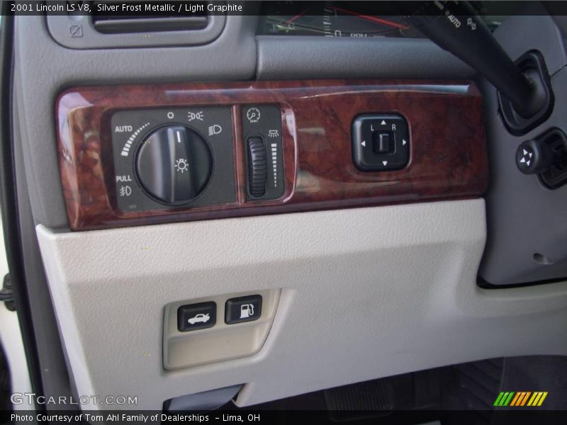 Silver Frost Metallic / Light Graphite 2001 Lincoln LS V8