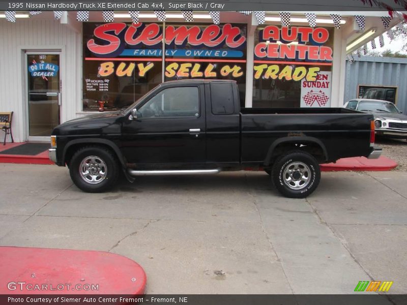 Super Black / Gray 1995 Nissan Hardbody Truck XE Extended Cab 4x4