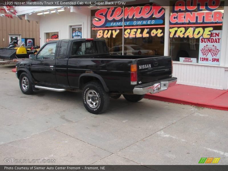 Super Black / Gray 1995 Nissan Hardbody Truck XE Extended Cab 4x4