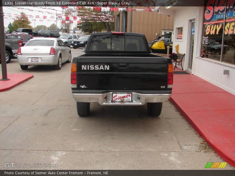 Super Black / Gray 1995 Nissan Hardbody Truck XE Extended Cab 4x4