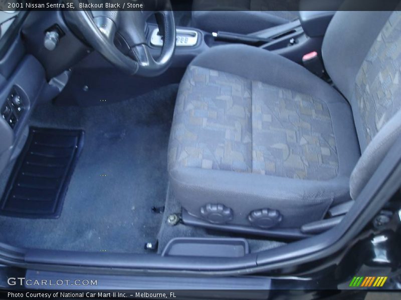 Blackout Black / Stone 2001 Nissan Sentra SE