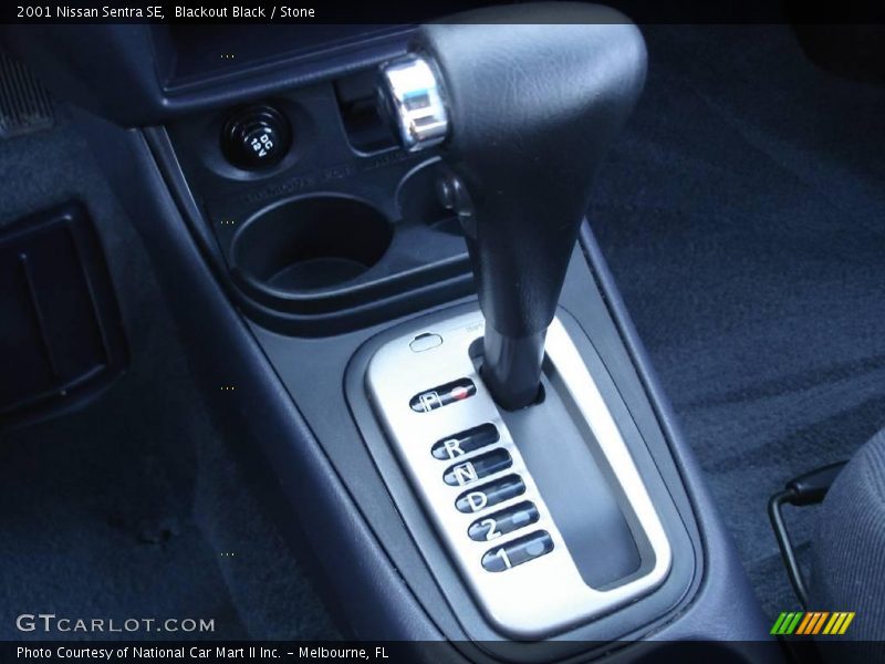 Blackout Black / Stone 2001 Nissan Sentra SE