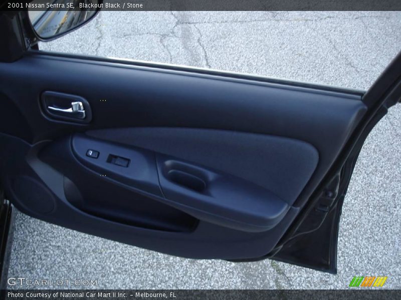 Blackout Black / Stone 2001 Nissan Sentra SE