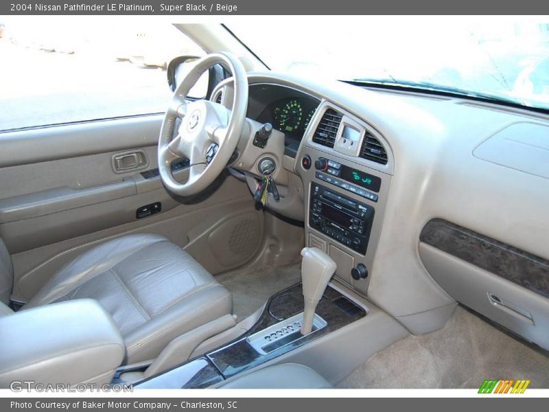 Super Black / Beige 2004 Nissan Pathfinder LE Platinum