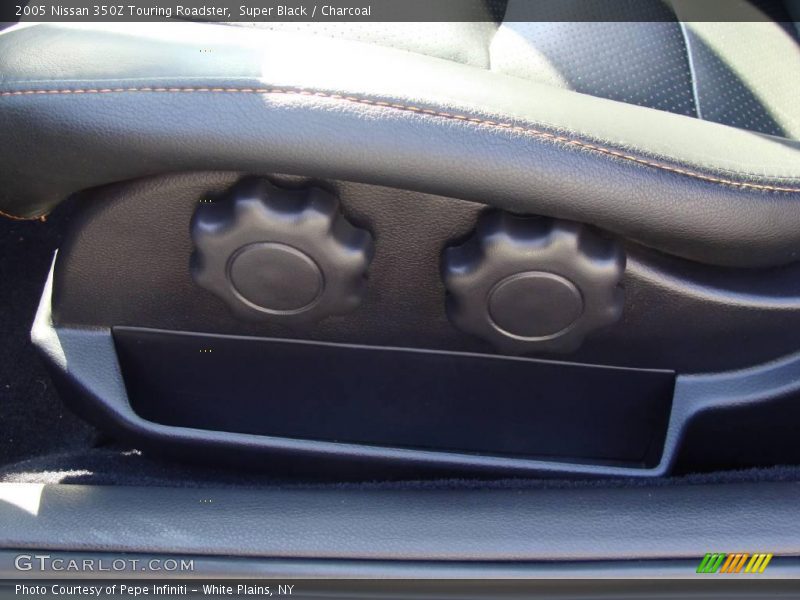 Super Black / Charcoal 2005 Nissan 350Z Touring Roadster