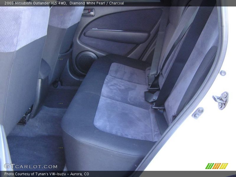 Diamond White Pearl / Charcoal 2003 Mitsubishi Outlander XLS 4WD