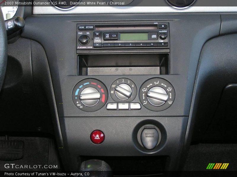 Diamond White Pearl / Charcoal 2003 Mitsubishi Outlander XLS 4WD