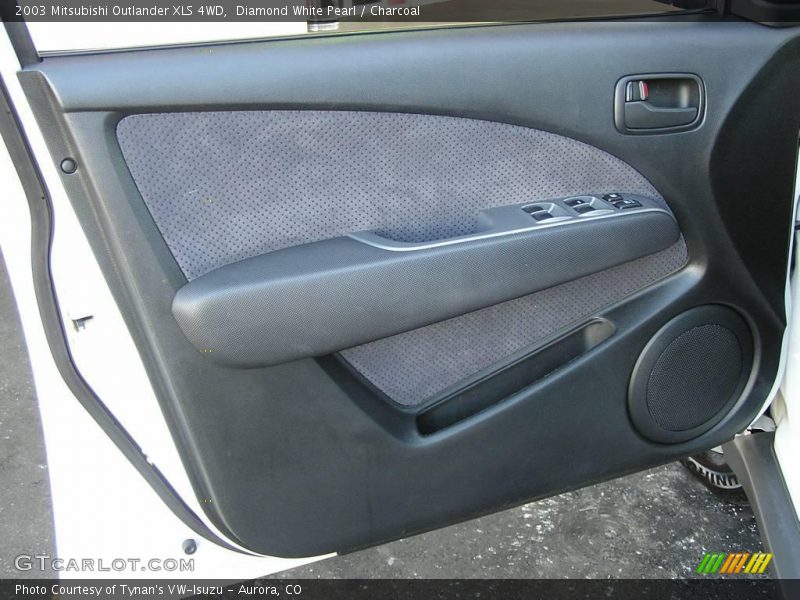 Diamond White Pearl / Charcoal 2003 Mitsubishi Outlander XLS 4WD