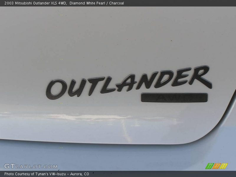 Diamond White Pearl / Charcoal 2003 Mitsubishi Outlander XLS 4WD