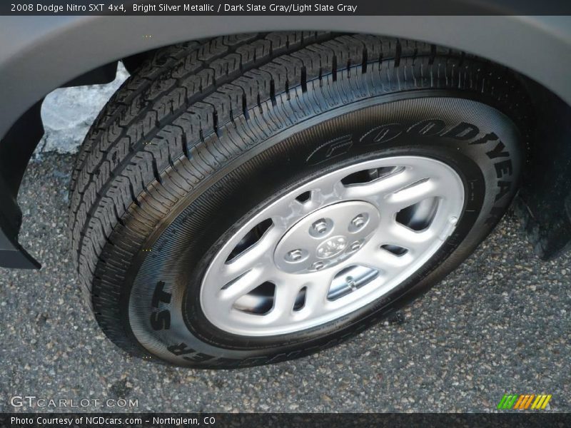 Bright Silver Metallic / Dark Slate Gray/Light Slate Gray 2008 Dodge Nitro SXT 4x4
