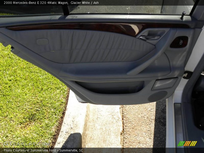 Glacier White / Ash 2000 Mercedes-Benz E 320 4Matic Wagon
