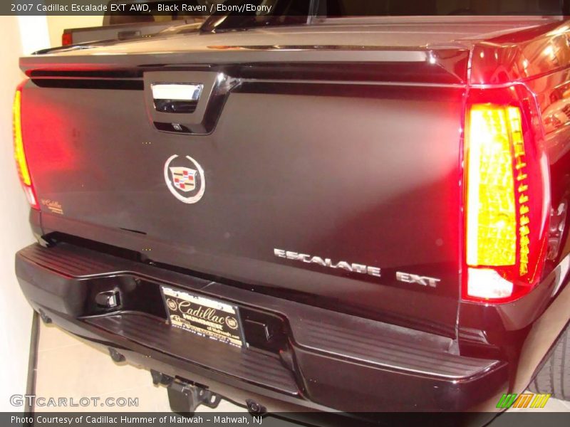 Black Raven / Ebony/Ebony 2007 Cadillac Escalade EXT AWD