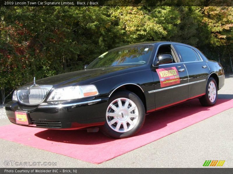 Black / Black 2009 Lincoln Town Car Signature Limited