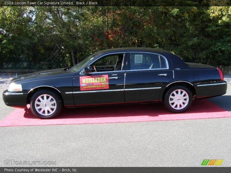 Black / Black 2009 Lincoln Town Car Signature Limited