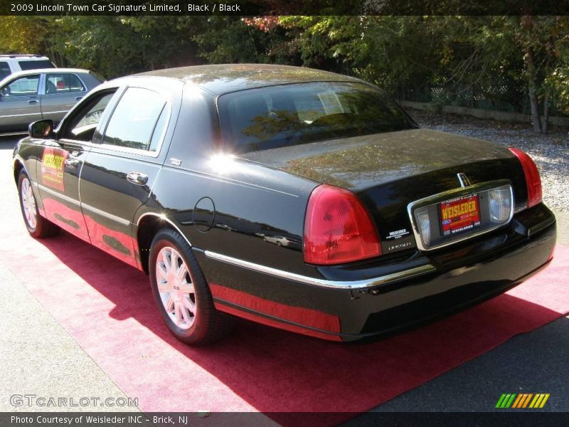 Black / Black 2009 Lincoln Town Car Signature Limited