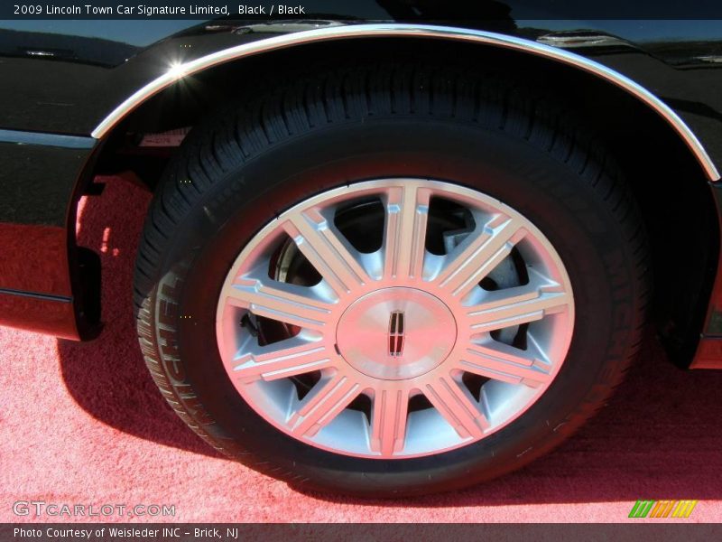 Black / Black 2009 Lincoln Town Car Signature Limited