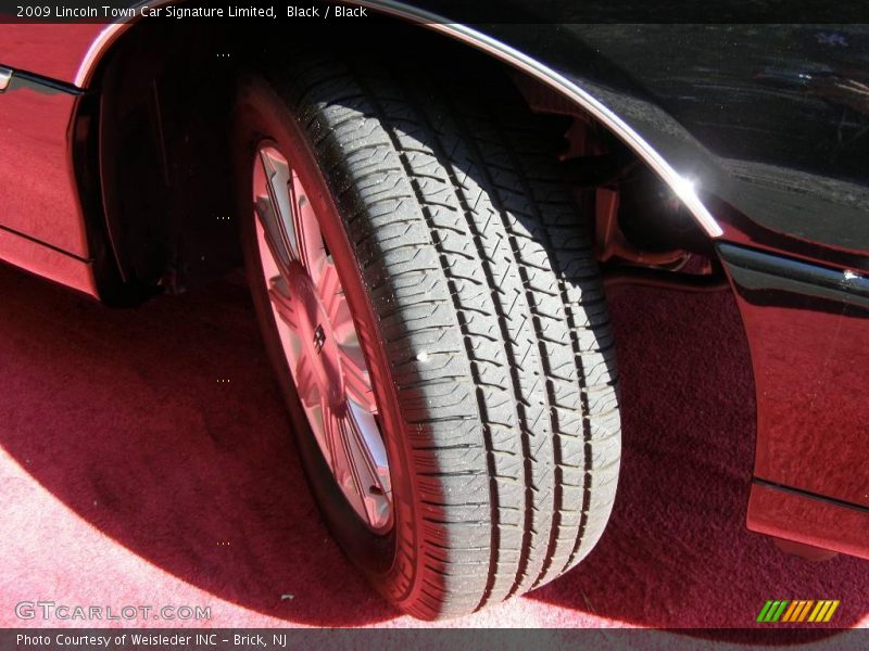 Black / Black 2009 Lincoln Town Car Signature Limited