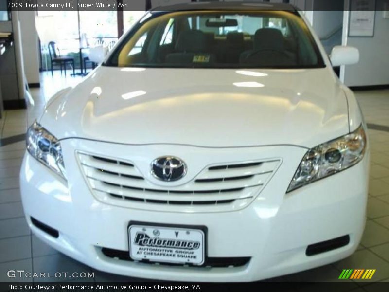 Super White / Ash 2009 Toyota Camry LE