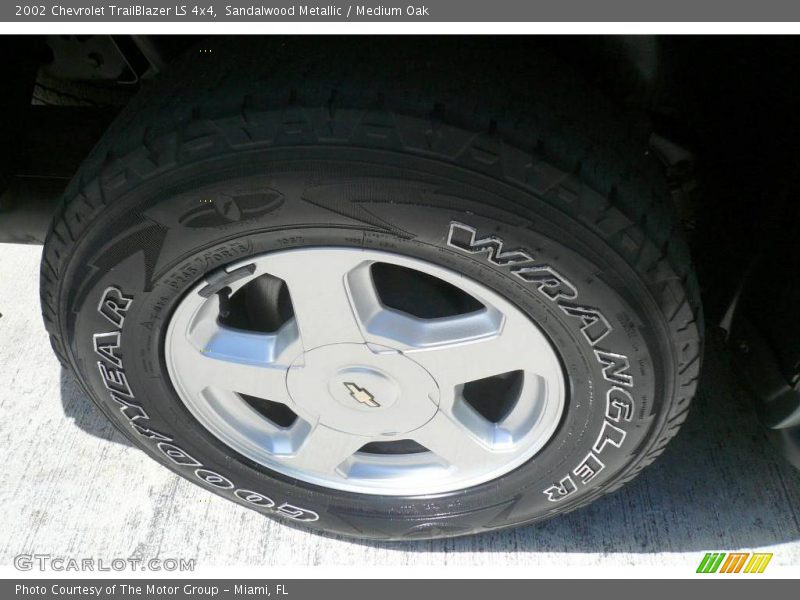 Sandalwood Metallic / Medium Oak 2002 Chevrolet TrailBlazer LS 4x4