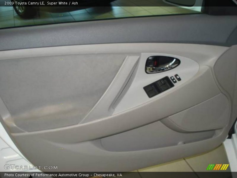 Super White / Ash 2009 Toyota Camry LE